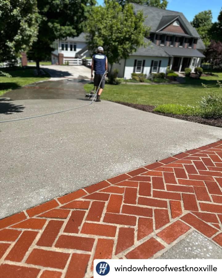 How much Does it Cost to Pressure Wash a Driveway | Window Hero